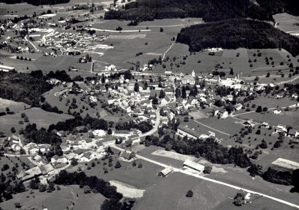 Bäretswil ZH - Flugaufnahmen Vorderseite