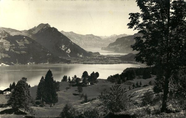 Blick gegen Thunersee und Brienzersee, Aeschi Vorderseite