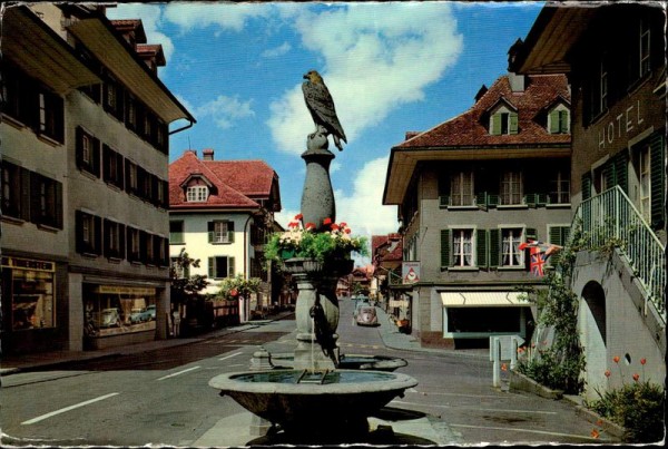Frutigen Dorfplatz Vorderseite