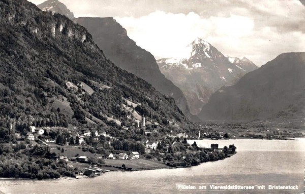 Flüelen am Vierwaldstättersee mit Bristenstock Vorderseite
