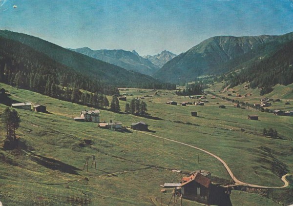 Bergbahnen Brämabüel & Jakobshorn. Blick aus der Kabine gegen Frauenkirch Vorderseite