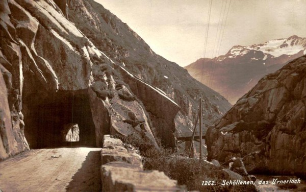 Schöllenen, das Urnerloch Vorderseite