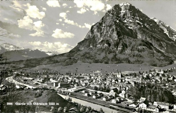 Glarus mit Glärnisch Vorderseite