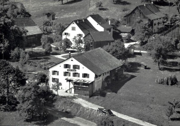 Rest. Resenegg, Kreuzeln Oetwil a/See ZH - Flugaufnahmen Vorderseite