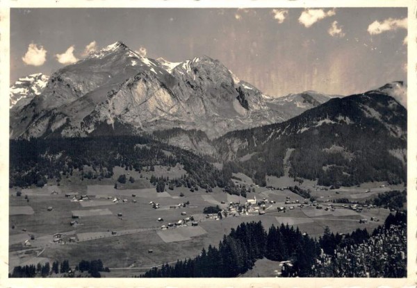 Wildhaus mit Schafberg und Säntis Vorderseite