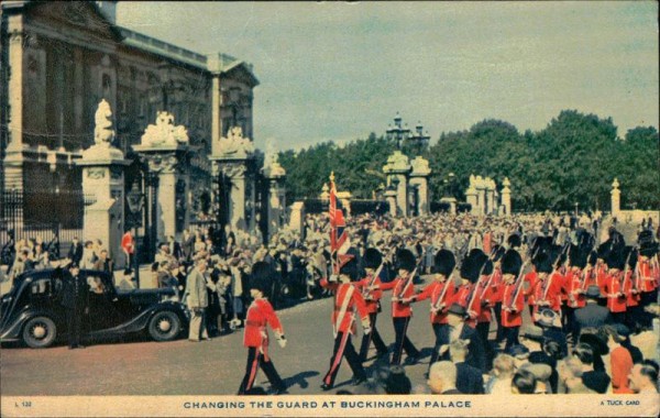 Changing the Guard at Buckingham Palace. Vorderseite