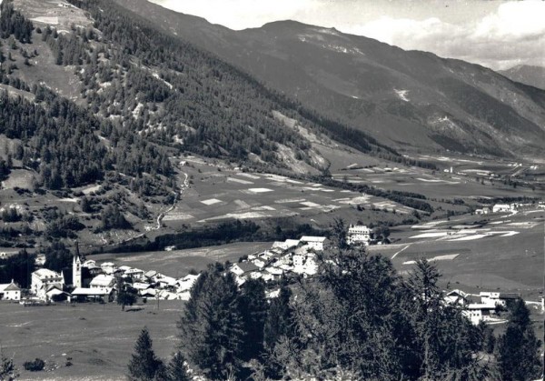 Santa Maria im Münstertal. Blick gegen Münster und Taufers Vorderseite