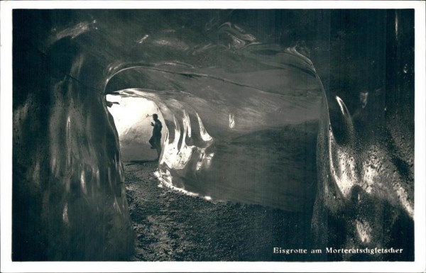 Eisgrotte am Morteratschgletscher Vorderseite