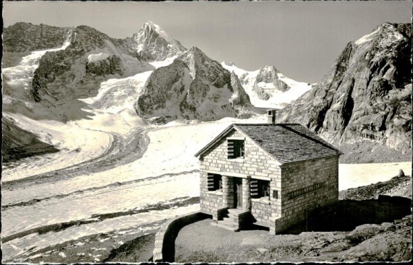 Oberaletschhütte (2640 m) Vorderseite