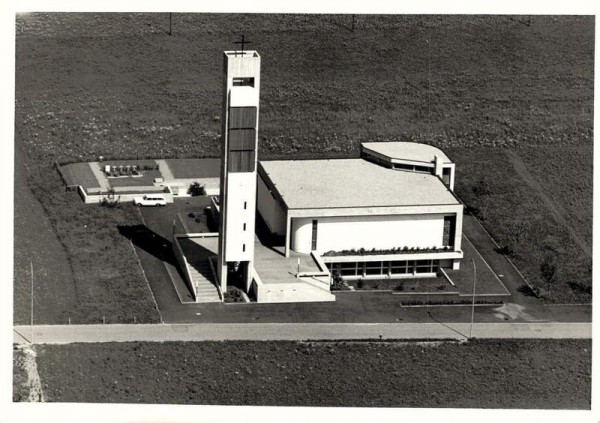 8360 Eschlikon, Bruder Klaus Kirche Vorderseite