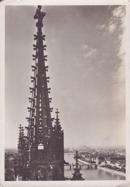 Basel: Blick vom Münster auf die Stadt Vorderseite