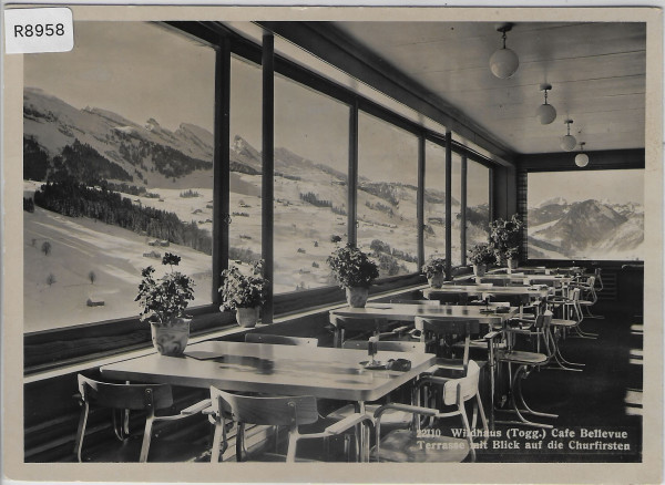 Wildhaus - Cafe Bellevue Terrasse mit Blick auf die Churfirsten