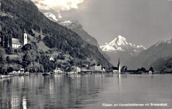 Flüelen am Vierwaldstättersee mit Bristenstock Vorderseite