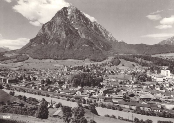 Glarus mit Glärnisch