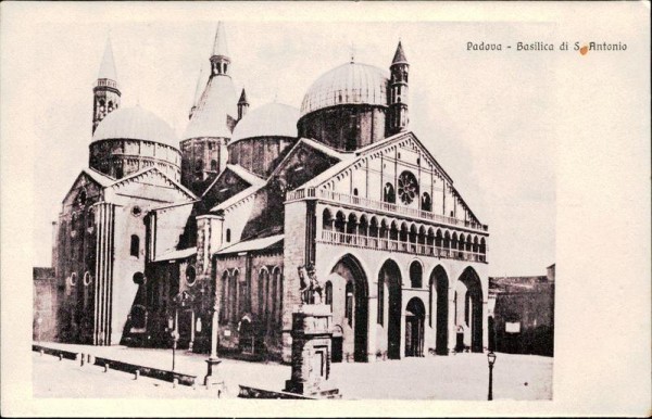 Basilika des Heiligen Antonius (Padua) Vorderseite
