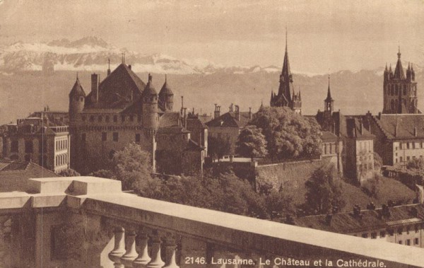 Lausanne - Le Château et la Cathédrale