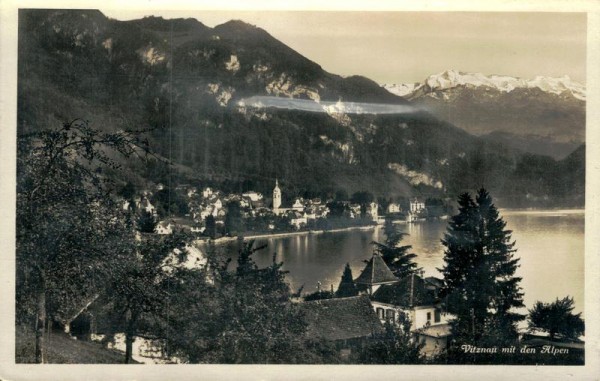 Vitznau mit den Alpen Vorderseite