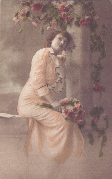 Junge Frau mit Rosen