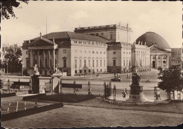 Staatsoper Unter den Linden (Berlin) Vorderseite
