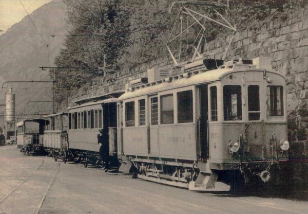 Schwanden GL, Zug BCFe 2/2 4, Postkartenbuch "Bus & Bahn in alten Ansichten" Vorderseite