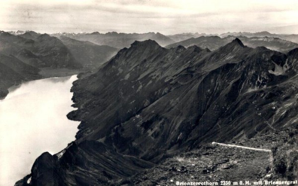 Brienzerrothorn mit Brienzergrat Vorderseite