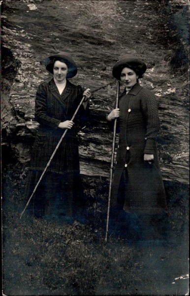 Frauen in den Bergen Vorderseite