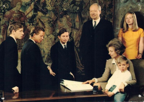 Familie des regierenden Fürsten von Lichtenstein Vorderseite