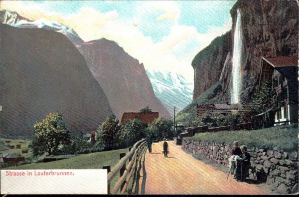 Strasse in Lauterbrunnen Vorderseite
