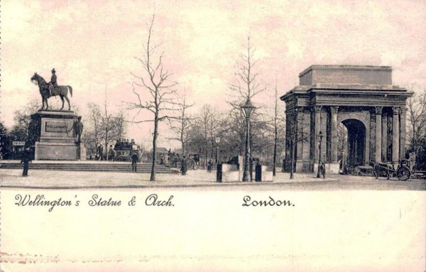 Wellington`s Statue & Arch Vorderseite