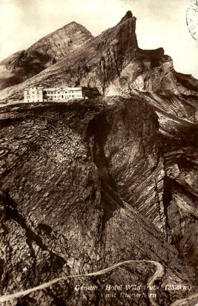 Hotel Wildstrubel mit Rinderhorn Vorderseite