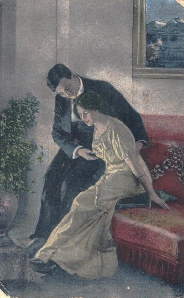 Ein Paar auf dem Sofa Vorderseite