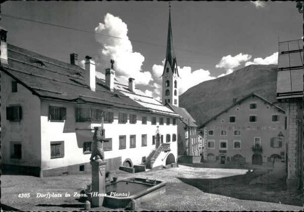 Dorfplatz in Zuoz  Vorderseite
