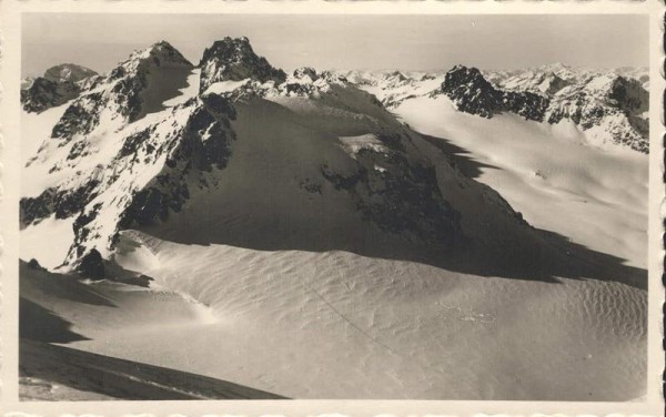 Davos. Panorama vom Piz Sarsura. Blick auf Vadret & Piz Grialetsch Vorderseite