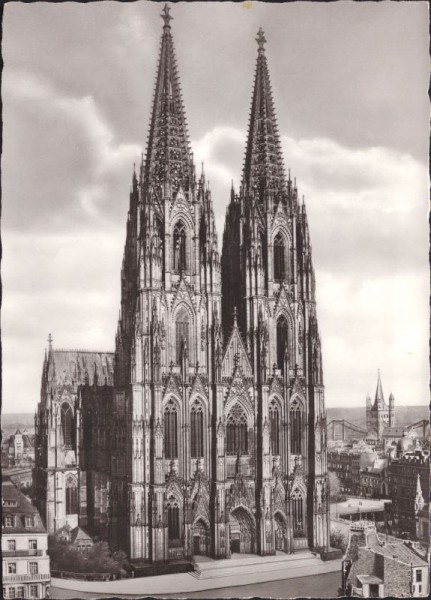 Der Kölner Dom von Westen