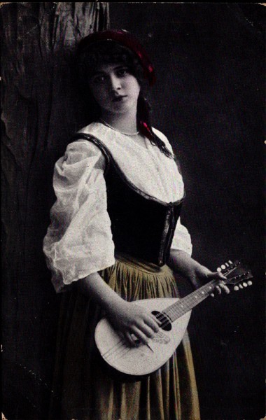 Mädchen mit Instrument