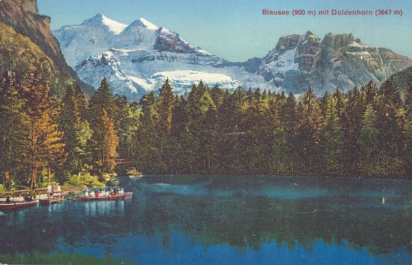 Blauensee (900 m) mit Doldenhorn (3647 m)