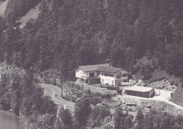 J. Bissig Ferienhaus "Schloss", Gersau  -  Flugaufnahmen Vorderseite