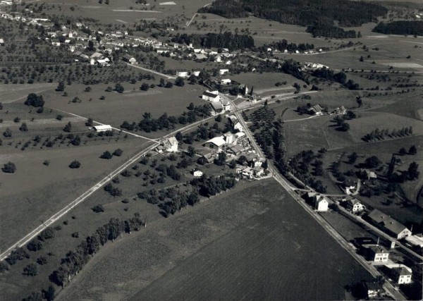 9555 Tobel TG, Hauptstrasse/ Hintergrund: Affeltrangen, Evangelische Reformierte Kirche Vorderseite