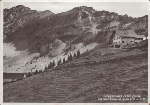 Berggasthaus Fronalpstock mit Neuenkamm ob Mollis