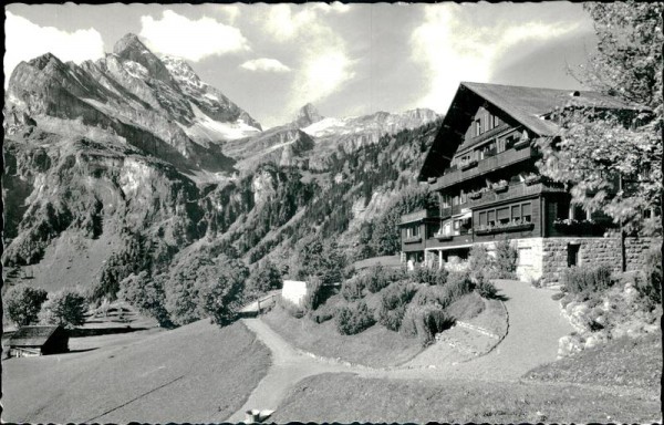 Haus Bergfrieden (Braunwald) Vorderseite