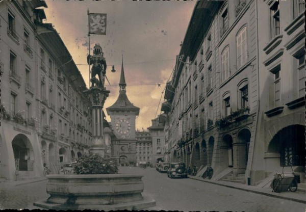 Bern, Kramgasse mit Zeitglocken und Zähriger-Brunner Vorderseite