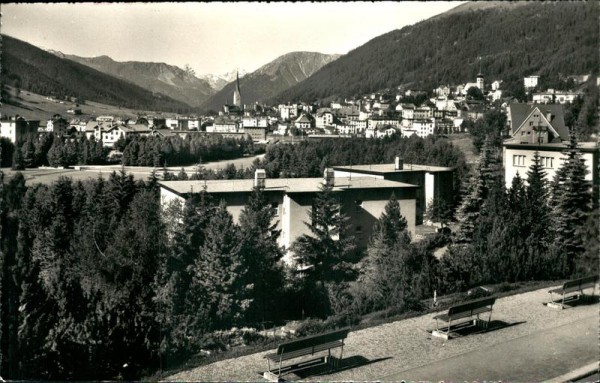 Davos-Platz - Blick über den Kurpark Vorderseite