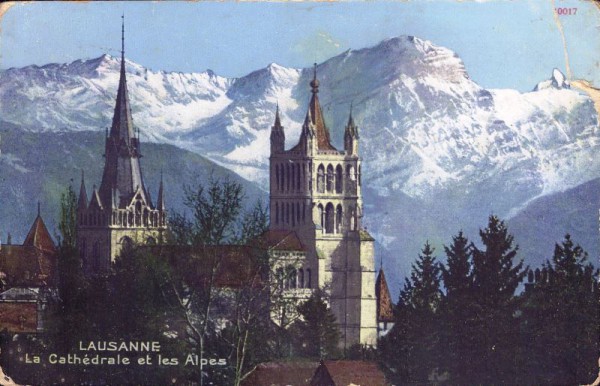 Lausanne La Cathédrale et les Alpes