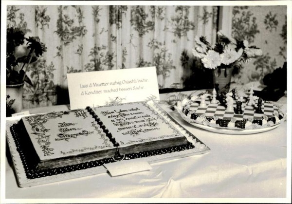 Freizeitausstellung im Hotel Hirschen 1949, Buch und Schachtorte von Strässle Vorderseite