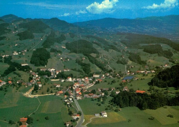 Laupen ZH - Flugaufnahmen Vorderseite