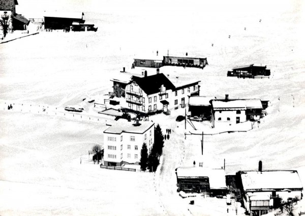 Chalet Meisser, Davos - Dorf  -  Flugaufnahmen Vorderseite