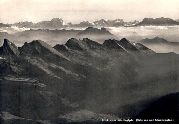 Blick vom Säntisgipfel auf Glarneralpen Vorderseite