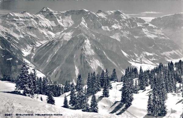 Braunwald. Hausstock-Kette Vorderseite