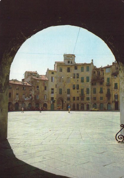 Lucca - Piazza dell'Anfiteatro