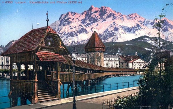 Luzern. Kapellbrücke und Pilatus Vorderseite